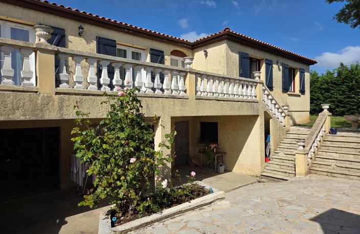 Maison 158 m² habitables 4 chambres 2 SDE/WC + 150 m² d'annexes + Jardin — photo 3