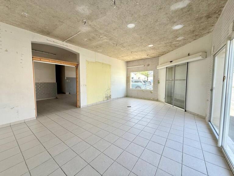Opportunité investisseur - Local commercial + appartement — photo 1