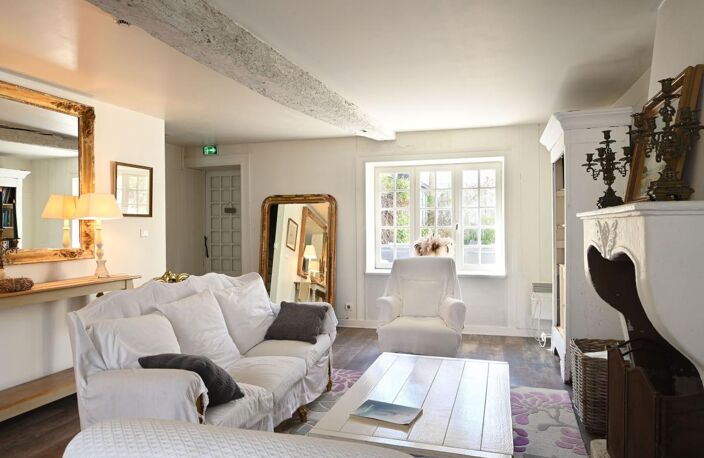 Dans le cœur historique de SAINT MARTIN DE RE bien d'exception de plus de 500 m² habitables — photo 4