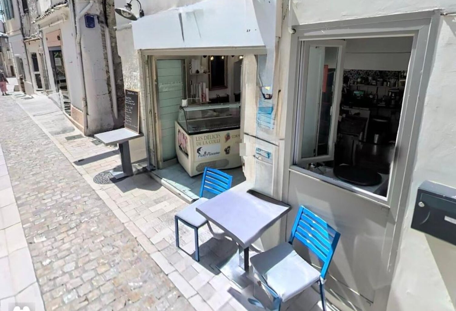 LA COLLE SUR LOUP - Village - Murs commerciaux - 44 m² - Bail commercial en cours — photo 1