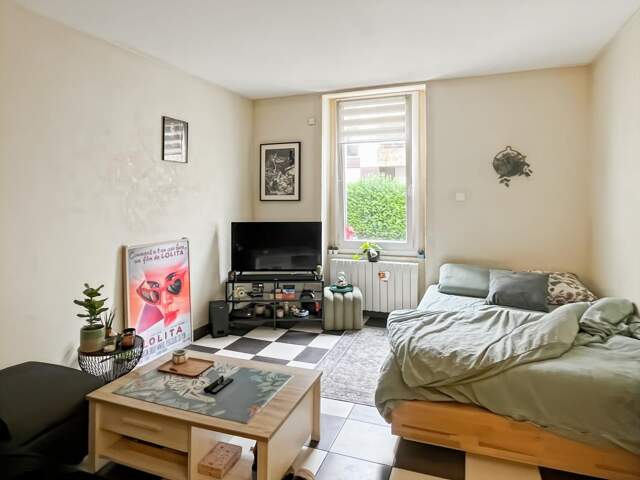 Appartement À Vendre — photo du bien