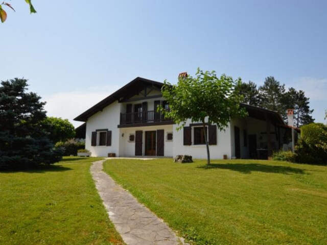 PROCHE SAUVETERRE ET ST PALAIS — photo du bien