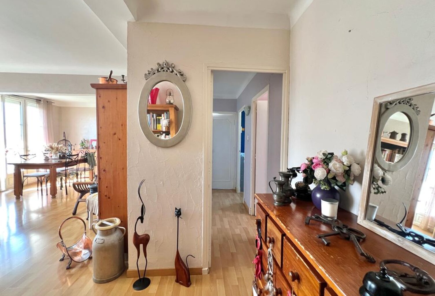 Appartement traversant T3 avec balcon filant, place de stationnement et grande cave — photo 1