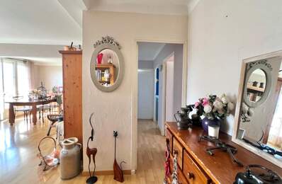 Appartement traversant T3 avec balcon filant, place de stationnement et grande cave — photo du bien