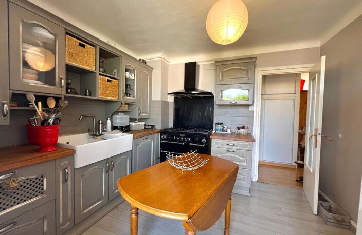 Appartement traversant T3 avec balcon filant, place de stationnement et grande cave — photo 4