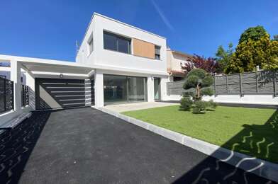 Maison 4 pièces 641700 €