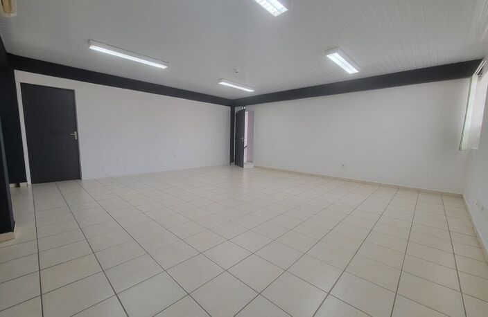 Immeuble commercial r+2 - Cayenne Centre Ville — photo 2