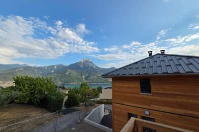 Appartement 3 pièces 240000 €