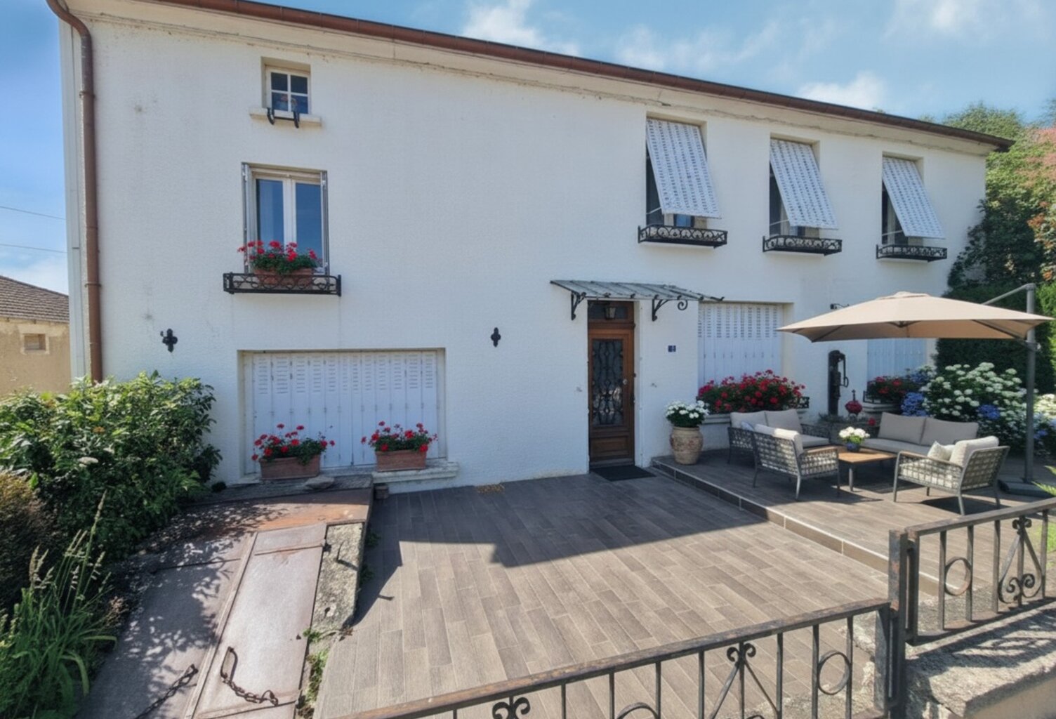 ENSEMBLE IMMOBILIER ( MAISON T6 + GRANDES DEPENDANCES ) à vendre 5 pièces (SH. 251 m2) proche CONTREXEVILLE (88) sur TERRAIN de 1102 m2 — photo 1