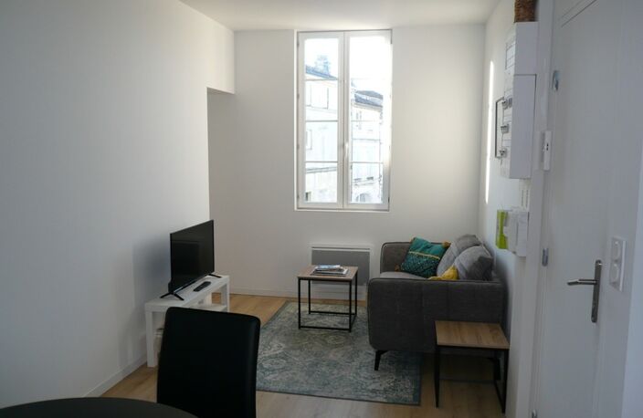 ⚜ A LOUER Appartement Meublé 2 pièces COGNAC ⚜ — photo 2