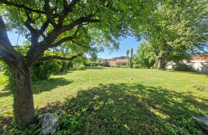 MAISON DE 100M² AVEC 4 CHAMBRES ET BEAU TERRAIN PLAT DE 1382M² ET POSSIBILITE DE DIVISION PARCELLAIRE SUR SECTEUR TRES CALME A UNIEUX — photo 3