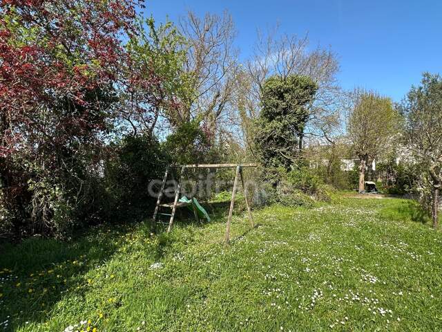 Terrain paysager à vendre Sartrouville — photo du bien