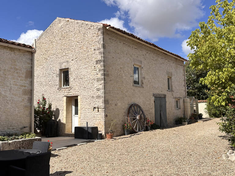 Maison de Village avec Gîte — photo 1