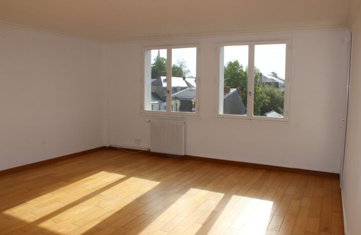 Appartement de 78m² hyper centre à vendre 4 pièces CHOLET (49) — photo 2