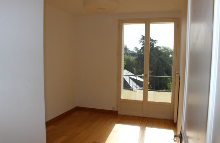Appartement de 78m² hyper centre à vendre 4 pièces CHOLET (49) — photo 4