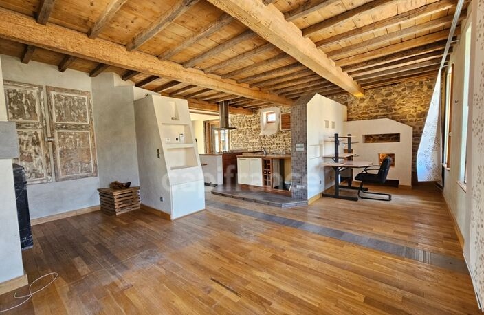 MAISON SPACIEUSE ET ATYPIQUE, 182M2 HABITABLES, 3 CHAMBRES, GRANDE TERRASSE AVEC VUE DÉGAGÉE et IMPRENABLE,10MIN DE L’AUTOROUTE, 1H DE LYON — photo 4
