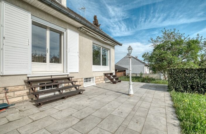 Christophe Michaudelle – EXLUSIVITE - CAPIFRANCE vous propose proche de Meaux, à Nanteuil lès Meaux : Secteur AU CALME, maison indépendante bien entretenue - 7 pièces - 148 m² -  5 chambres (6è possib — photo 2