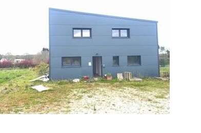Local industriel  210260 €