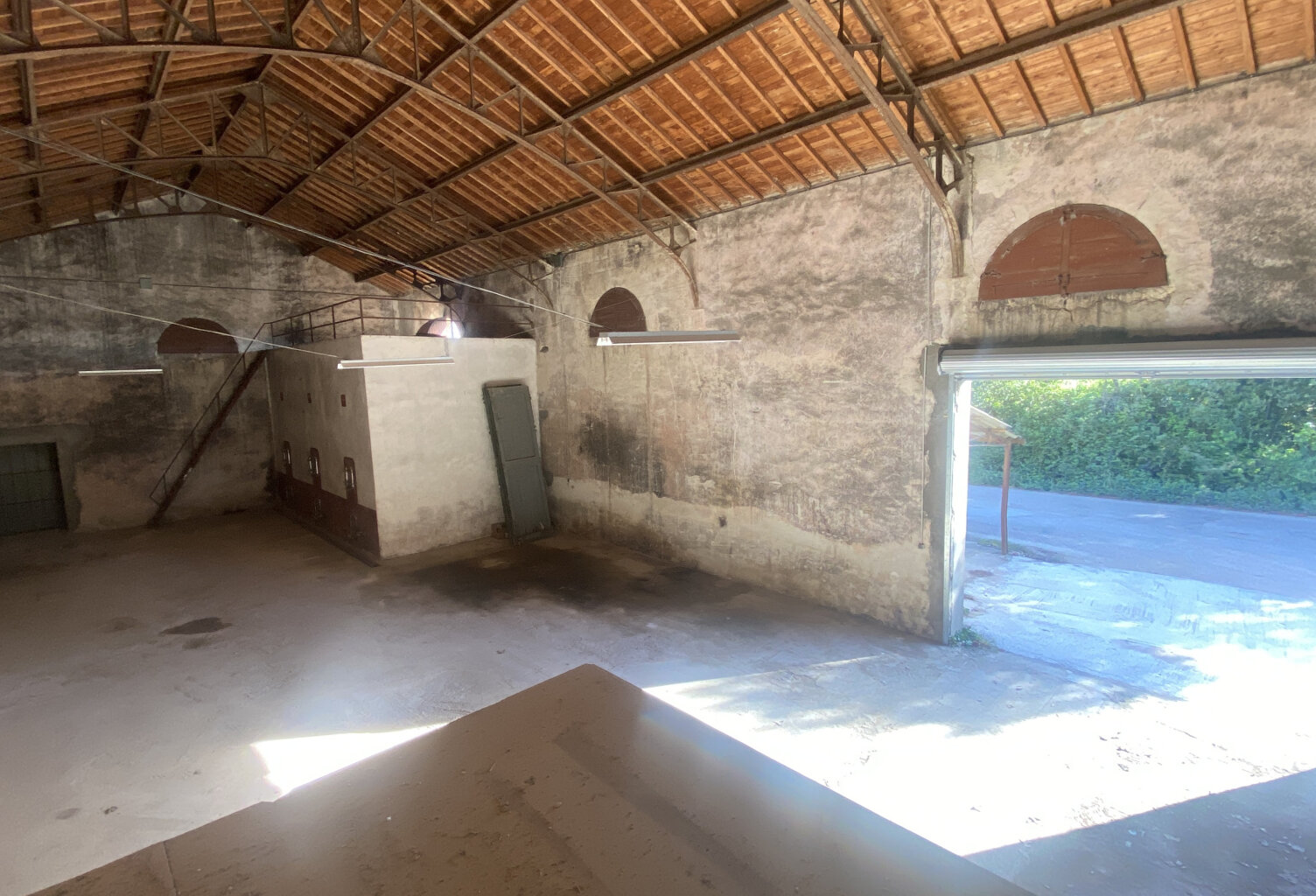 Entrepôt à louer de 281m2 pour stockage à Marsillargues, 12 — photo 1