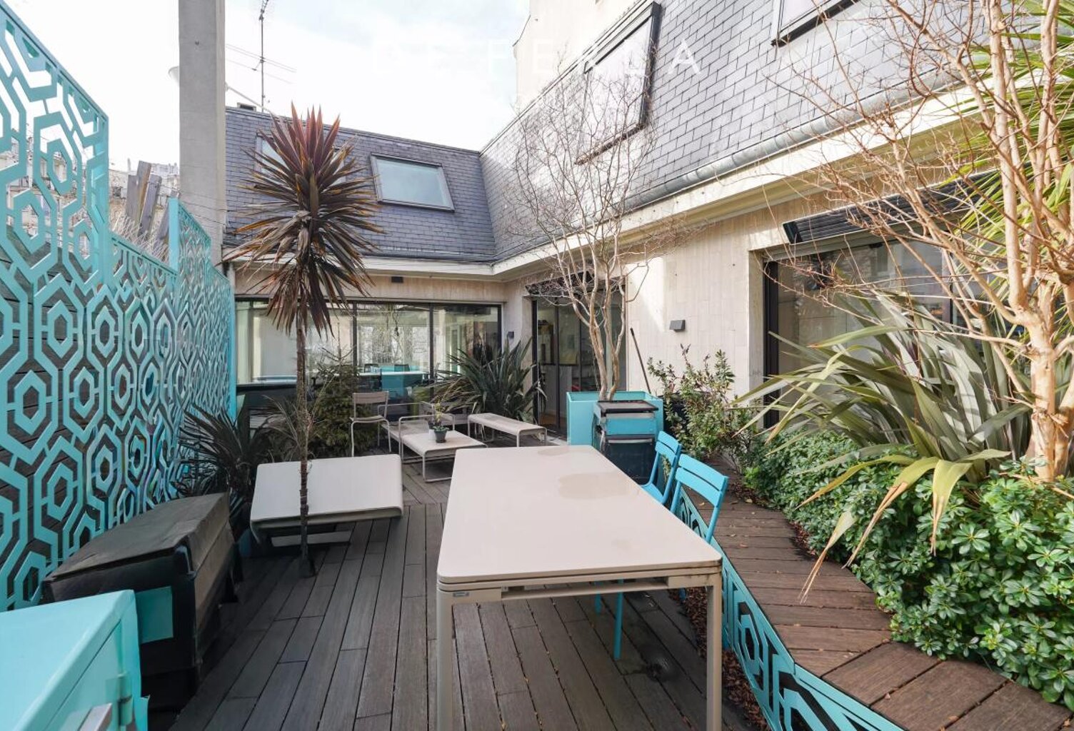 Bureaux / Transformable en habitation - Boulogne-Billancourt – 5 pièces – 148,56 m² – Extérieurs 74 m² – Fort potentiel — photo 1
