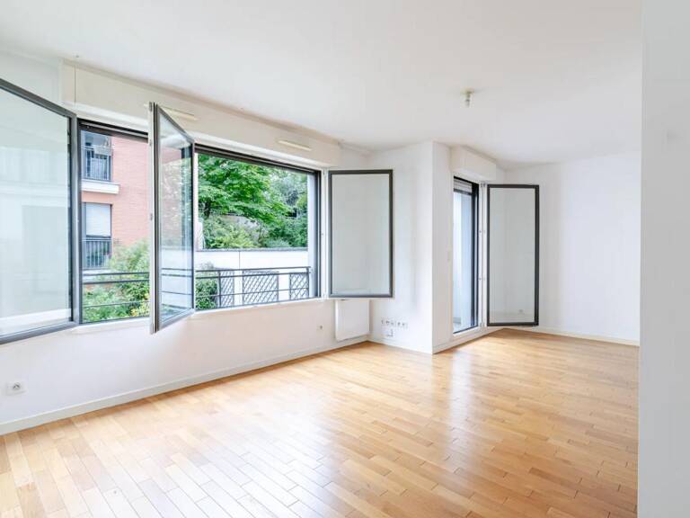 Studio lumineux de 30 m² à Courbevoie, proche Ile de la Jatte — photo 1