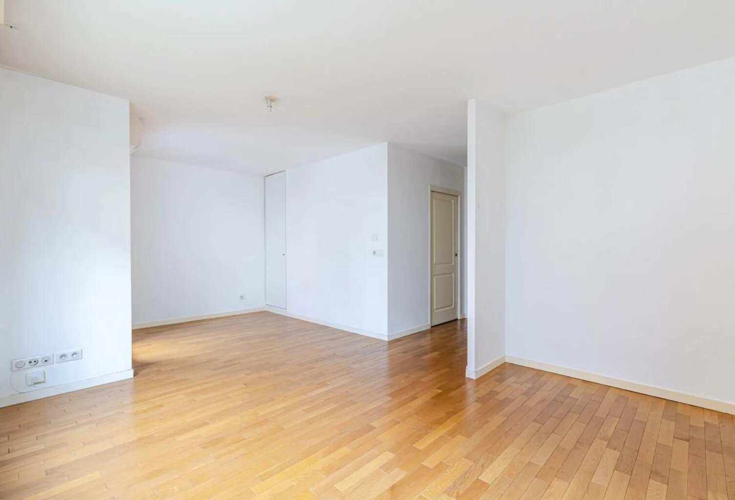 Studio lumineux de 30 m² à Courbevoie, proche Ile de la Jatte — photo 1