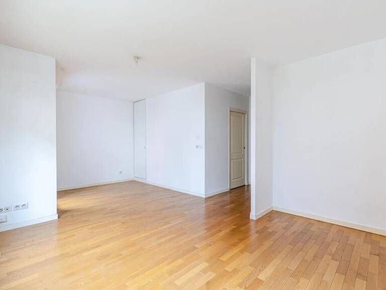 Studio lumineux de 30 m² à Courbevoie, proche Ile de la Jatte — photo 1