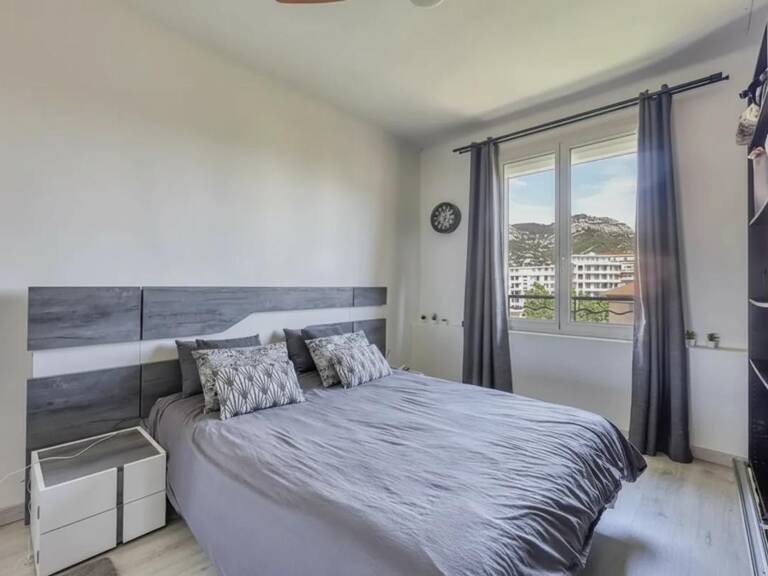 Appartement lumineux 2P de 67 m² à Toulon — photo 1