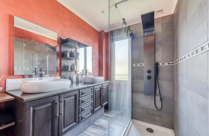 Appartement lumineux 2P de 67 m² à Toulon — photo 2