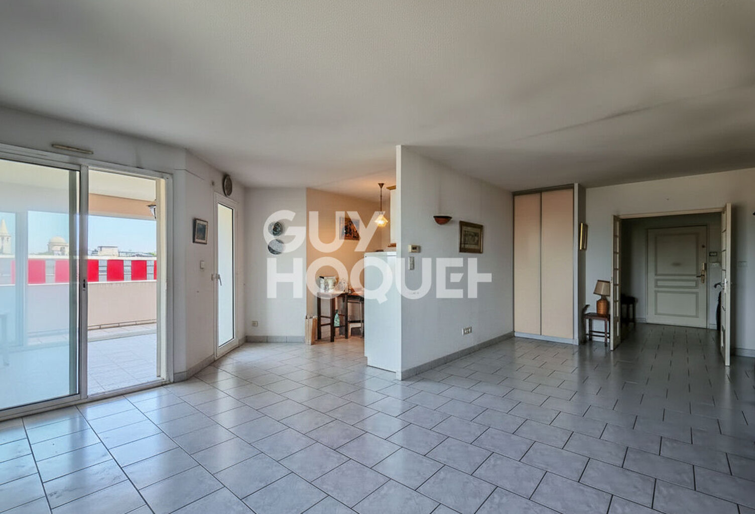 Appartement - Dernier étage - Belle terrasse - Vue Ventoux - Garage — photo 1