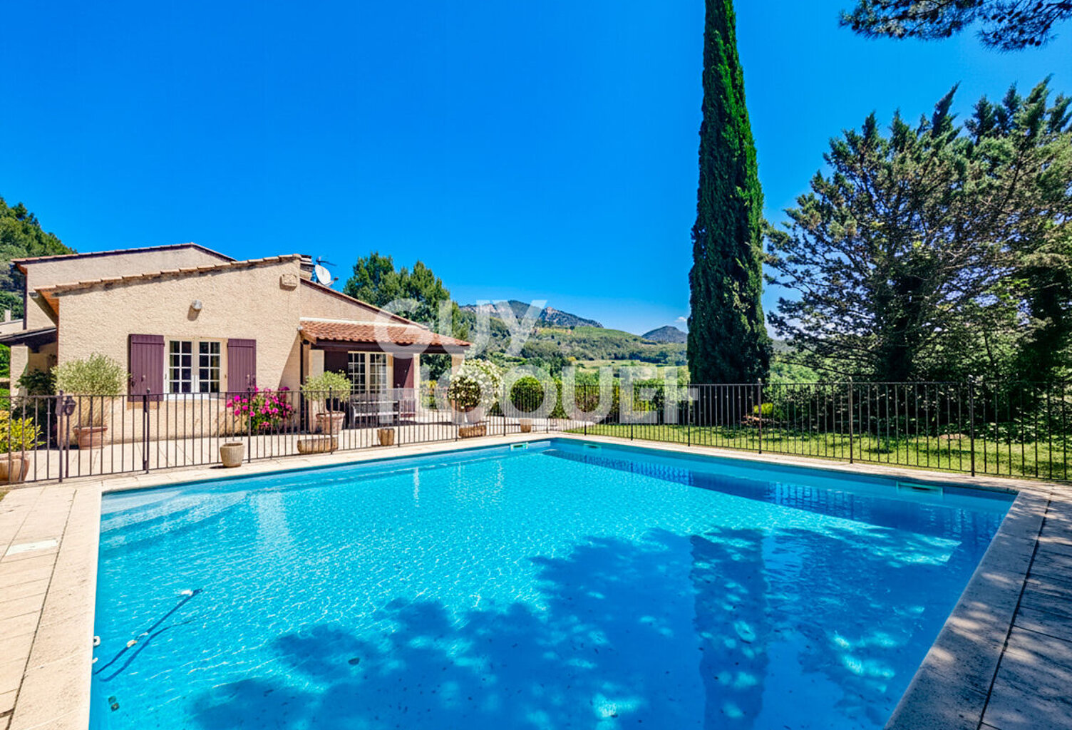 Maison BEAUMES-DE-VENISE - 200 m² habitables - R+1 - Piscine, Garage, Terrasse, Atelier — photo 1