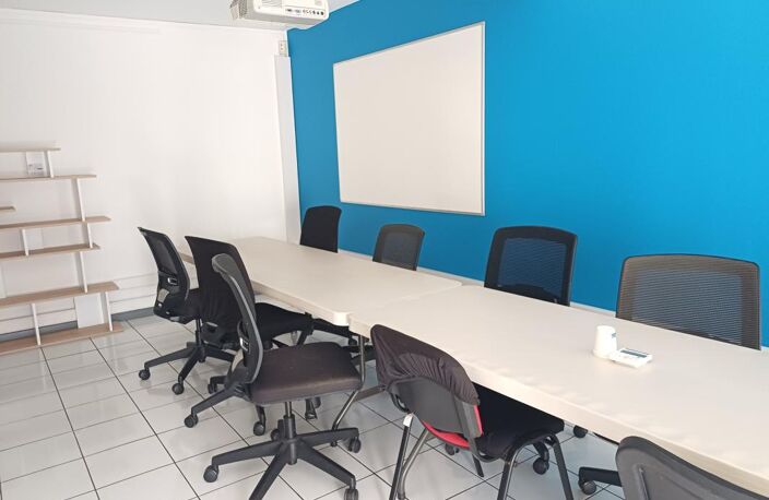 Bureaux 305 m² centre-ville Saint-Denis — photo 4