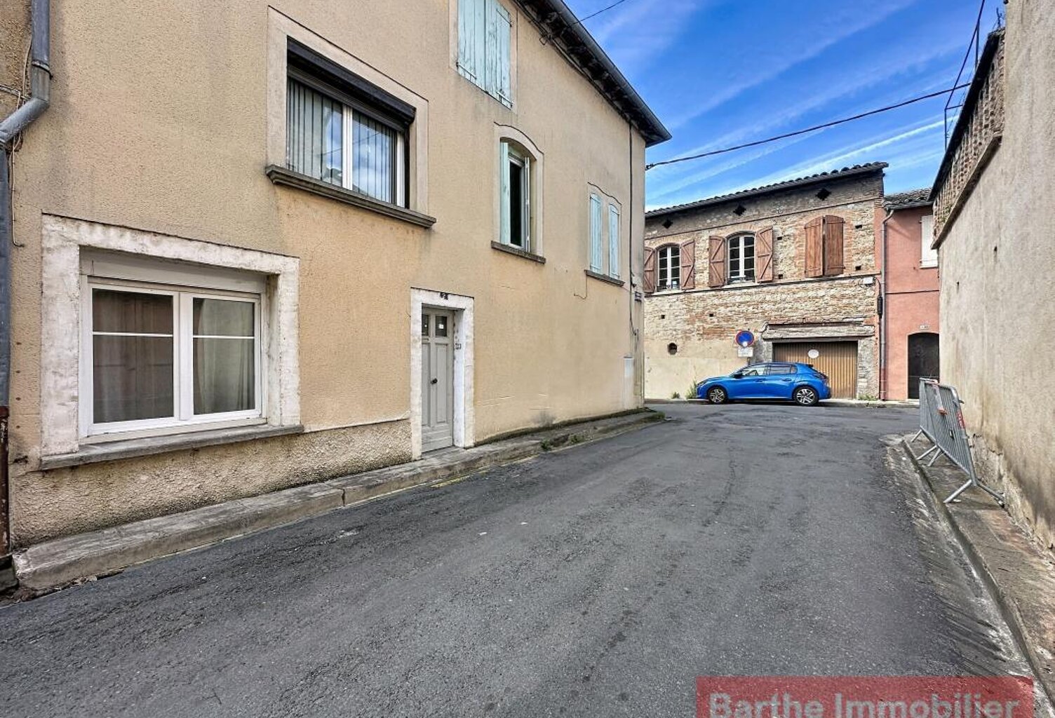 Maison de ville avec studio indépendant et garage — photo 1