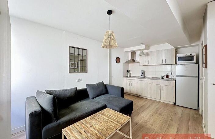 Maison de ville avec studio indépendant et garage — photo 3