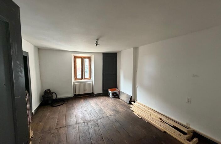 Maison À Vendre avec appartement loué — photo 4