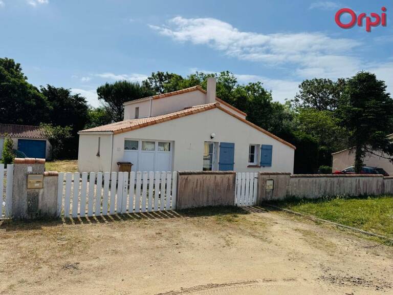 Coup de cœur assuré : charmante maison 3 chambres avec deux garages et proche de toutes commodités — photo 1