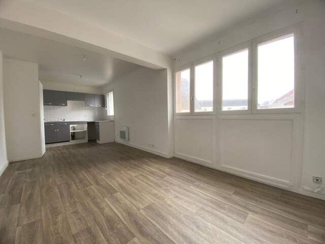 Appartement À Vendre — photo du bien