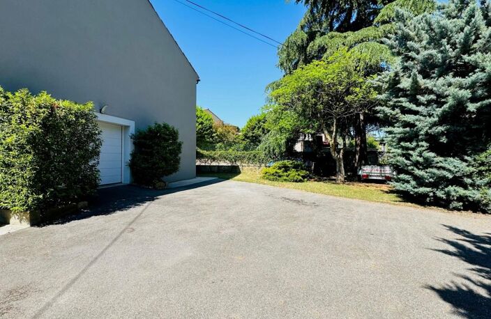 VILLA RENOVE  156M² 4/5CHAMBRES GARAGE 34M² TERRAIN 1000M² PISCINE JARDIN CLOS ET ARBORE — photo 3