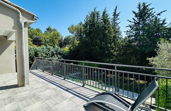 VILLA RENOVE  156M² 4/5CHAMBRES GARAGE 34M² TERRAIN 1000M² PISCINE JARDIN CLOS ET ARBORE — photo 5