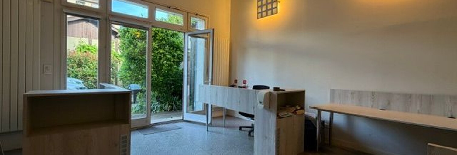 Bureau  81 m² à louer à Écully (69130)