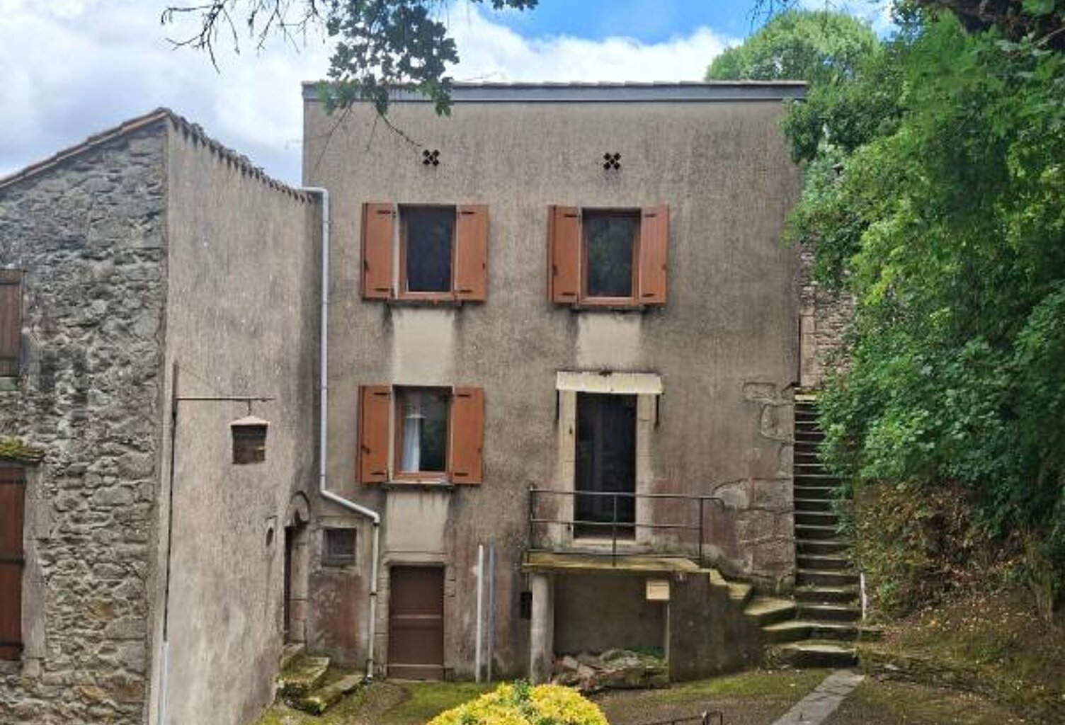 Hautpoul  maison dans village médiéval avec place de parking — photo 1