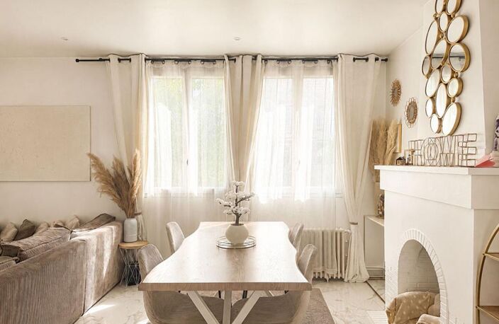 * MAISON ENTIEREMENT RENOVEE *  * MOINS DE 10MIN GARE RER C ET LIGNE H * — photo 2