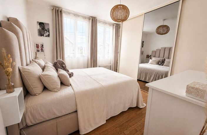 * MAISON ENTIEREMENT RENOVEE *  * MOINS DE 10MIN GARE RER C ET LIGNE H * — photo 4