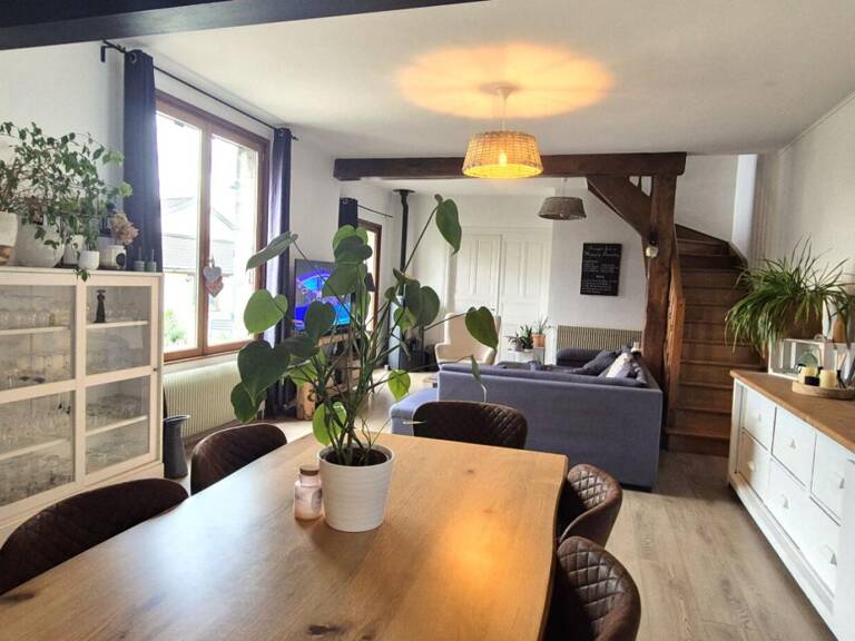 Belle Maison en Pierre ou de Caractère de 160 m² Entièrement Rénovée avec Cour de 140 m², Patio, Cave avec Chaufferie Gaz de 76 m², 2 Terrasses avec Barbecue, Garage avec Atelier de 45 m² et un joli Terrain Clos et joliment Arboré de 452 m² — photo 1