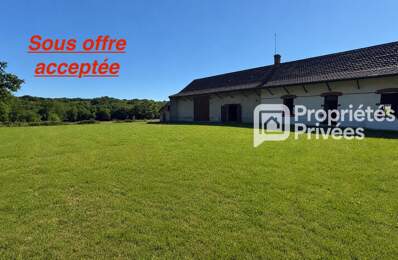 Sur 2700 m2 de terrain, belle ferme à rénover — photo du bien