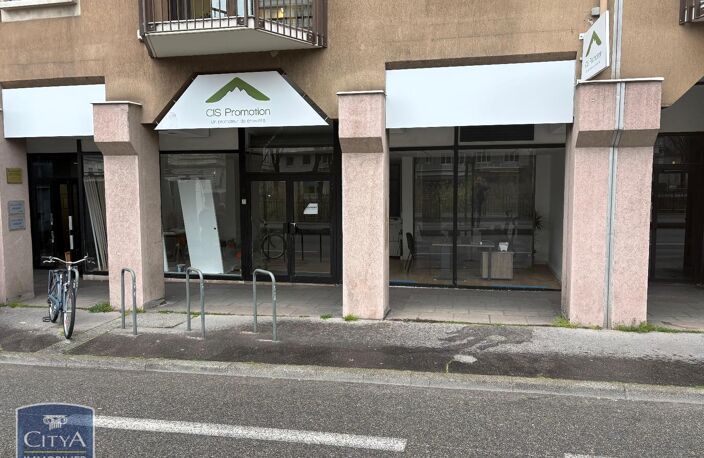 Location commerce   à Chambéry (73000) — photo 2