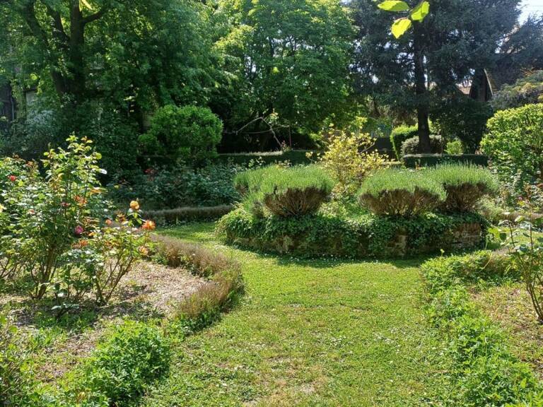 MAISON BOURGEOISE — photo 1
