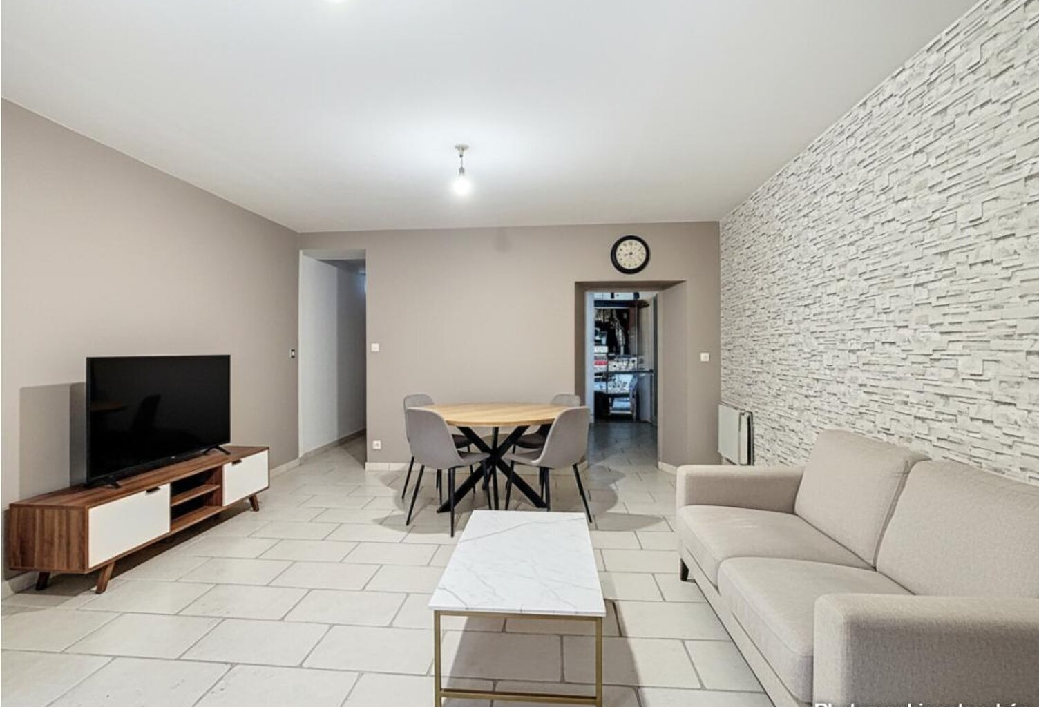 APPARTEMENT T2 - 42.3M² - RDC - 1 CHAMBRE - 1 PLACE DE PARKING PRIVATIVE - 60290 LAIGNEVILLE — photo 1