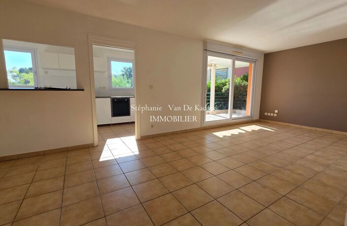 Appartement - rez-de-jardin -   2 chambres - terrasse  11m² — photo 5
