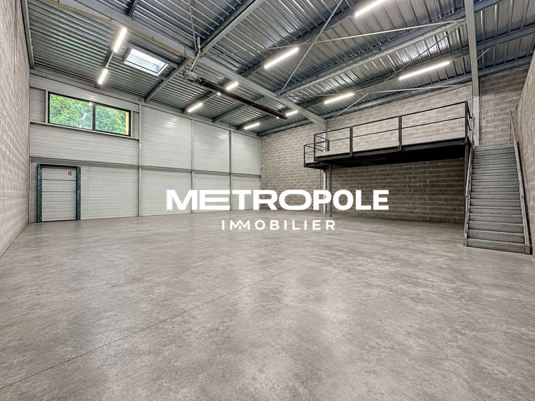 À louer   Local d'activité artisanal de 300 m2 avec bureau e — photo 1